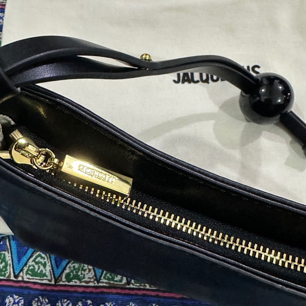 Jacquemus Black Leather Shoulder Bag with Gold Logo - Picture 10 of 12